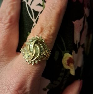 10kt diamond dinner ring